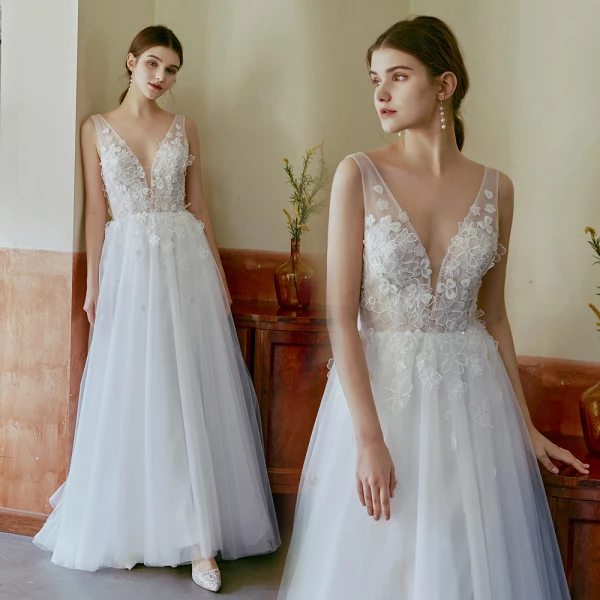 Leichtes Weiß Perlenstickerei Spitze Blumen Strand Brautkleider / Hochzeitskleider 2022 A Linie V-Ausschnitt Ärmellos Rückenfreies Lange
