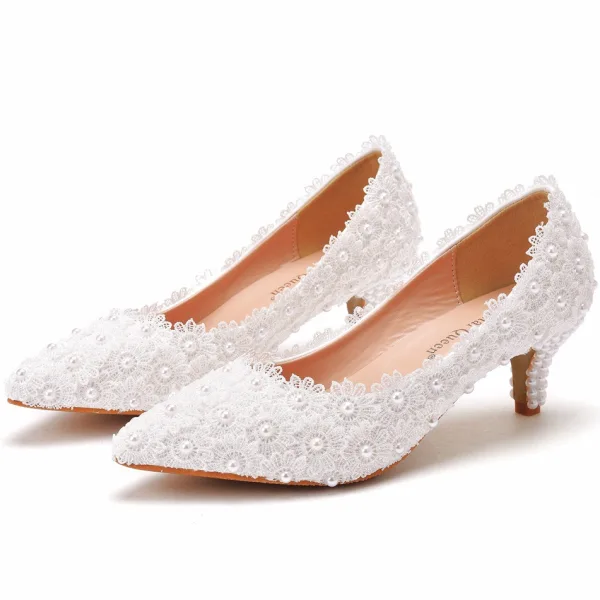 Chic / Beautiful White Pearl Lace Flower Wedding Shoes 2022 5 cm Stiletto Heels Pointed Toe Wedding Pumps High Heels