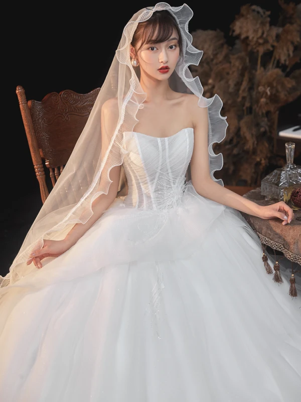 Illusion Weiß Pailletten Spitze Blumen Brautkleider / Hochzeitskleider 2021 Ballkleid Bandeau Ärmellos Rückenfreies Königliche Schleppe Hochzeit