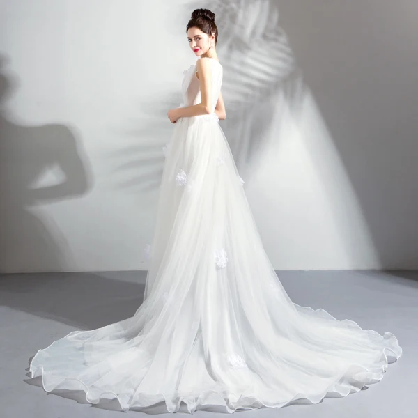 Chic / Beautiful Summer White Beach Wedding Dresses 2018 A-Line / Princess Appliques Pleated Organza V-Neck Sleeveless Chapel Train Wedding