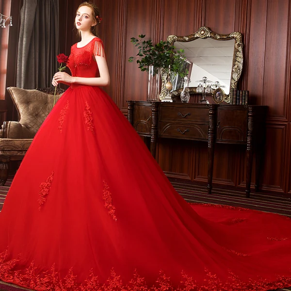Charmant Rouge Robe De Mariée 2020 Robe Boule Encolure Dégagée Perlage Gland En Dentelle Fleur Sans Manches Dos Nu Royal Train
