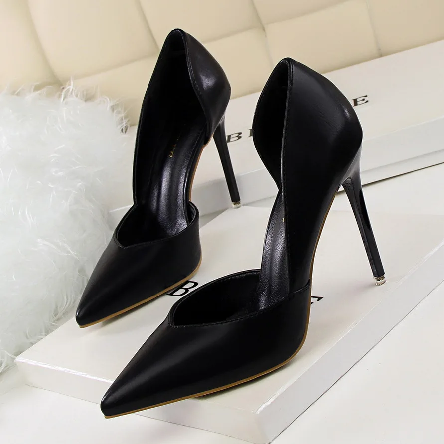 Talons Aiguilles Nine West - Noirs à Brides - Taille US 9.5 (FR 40/41) - Neufs Sans Boîte