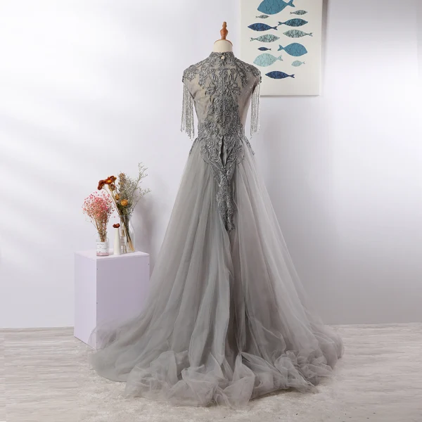 Luxe Élégant Beige Fait main Robe De Soirée 2020 Princesse U-Cou Perlage Gland Cristal Faux Diamant En Dentelle Fleur Sans Manches Dos Nu Train De Balayage Robe De Ceremonie