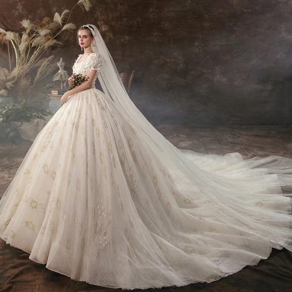Elegante Champagner Ballkleid Brautkleider / Hochzeitskleider 2020 Eckiger Ausschnitt Perlenstickerei Pailletten Applikationen Kurze Ärmel Rückenfreies Kathedrale Schleppe