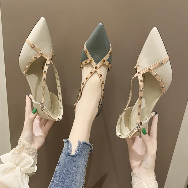 Mode Beige Vêtement de rue Rivet Chaussures Femmes 2020 X-Strap 6 cm Talons Aiguilles À Bout Pointu Talons