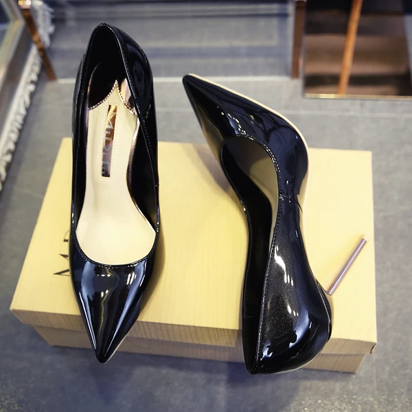 Schöne Beige Freizeit Pumps 2020 Lackleder 8 cm Stilettos Spitzschuh Pumps