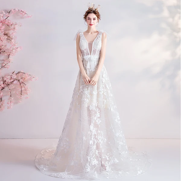 Erschwinglich Ivory / Creme Strand Brautkleider / Hochzeitskleider 2020 A Linie V-Ausschnitt Schleife Spitze Blumen Ärmellos Rückenfreies Hof-Schleppe