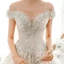 Luxe Champagne Robe De Mariée 2020 Princesse De l'épaule Paillettes Perlage Perle En Dentelle Fleur Appliques Sans Manches Dos Nu Royal Train