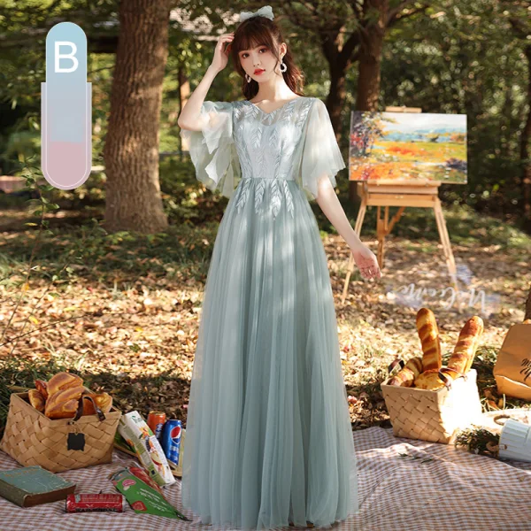 Modest / Simple Sage Green Embroidered Bridesmaid Dresses 2021 A-Line / Princess V-Neck 3/4 Sleeve Backless Floor-Length / Long Bridesmaid Wedding Party Dresses