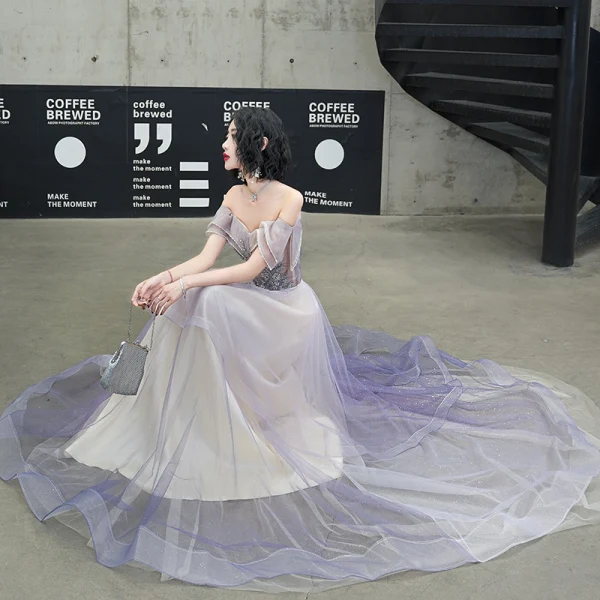 Charmant Violet Glitter Robe De Soirée 2020 Princesse De l'épaule Perlage En Dentelle Fleur Manches Courtes Dos Nu Train De Balayage Robe De Ceremonie