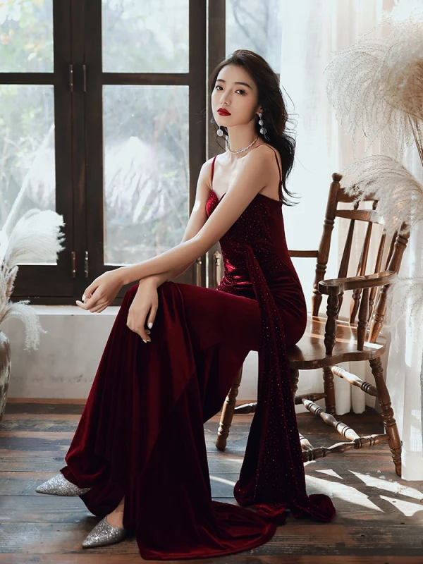 Mooie / Prachtige Bordeaux Suede Avondjurken 2020 Trompet / Zeemeermin Spaghettibandjes Rhinestone Mouwloos Ruglooze Lange Gelegenheid Jurken