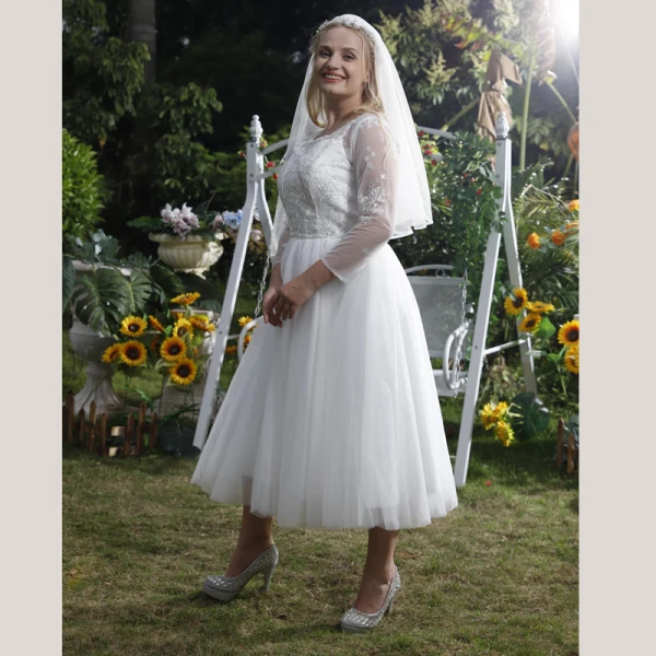 Modest / Simple Ivory Plus Size Wedding Dresses 2021 A-Line / Princess Scoop Neck Lace Flower Sequins 3/4 Sleeve Floor-Length / Long Wedding
