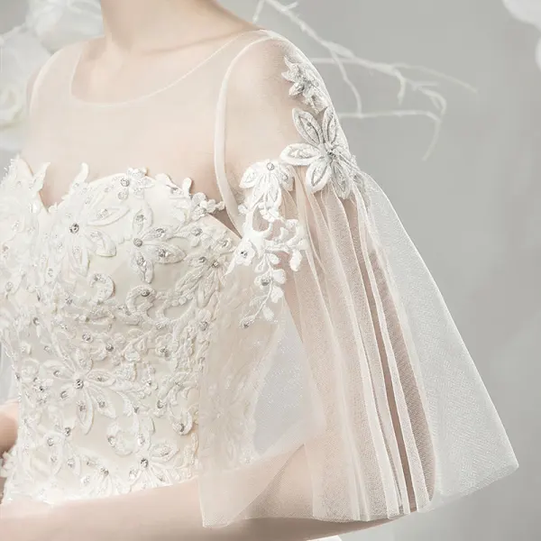 Chic / Belle Champagne Robe De Mariée 2018 Princesse En Dentelle Appliques Paillettes Encolure Dégagée Dos Nu 3/4 Manches Cathedral Train Mariage