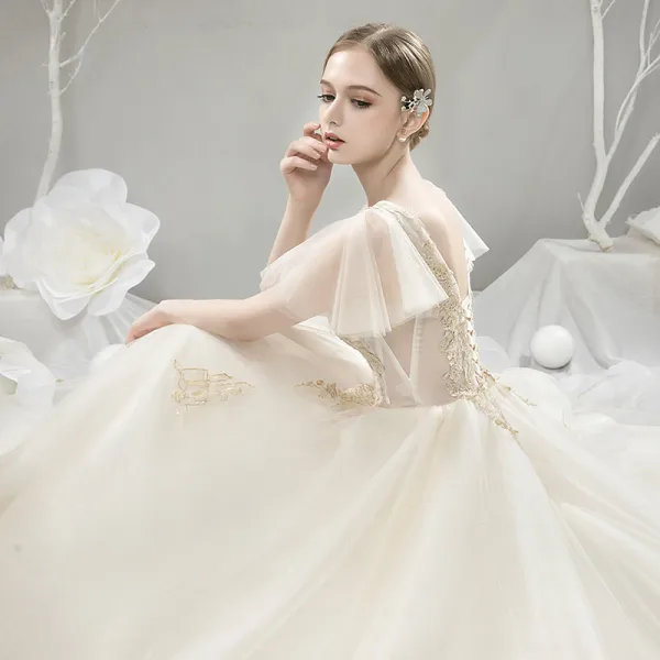 Modern / Fashion Champagne Wedding Dresses 2018 Ball Gown Lace Appliques Embroidered V-Neck Backless Short Sleeve Chapel Train Wedding