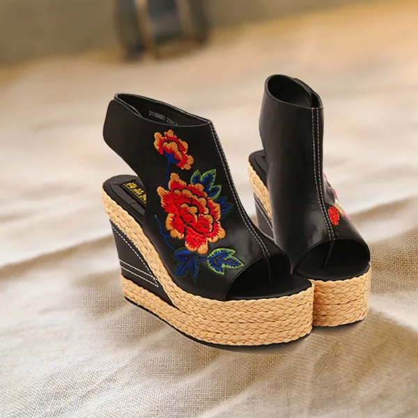 Etnisk Svarta Casual Fläta Broderade Damskor 2020 Läder 11 cm Kilklackar Peep Toe Sandaler