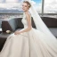 Classique Ivoire Robe De Mariée 2018 Princesse En Dentelle Fleur Encolure Dégagée Dos Nu Sans Manches Cathedral Train Mariage