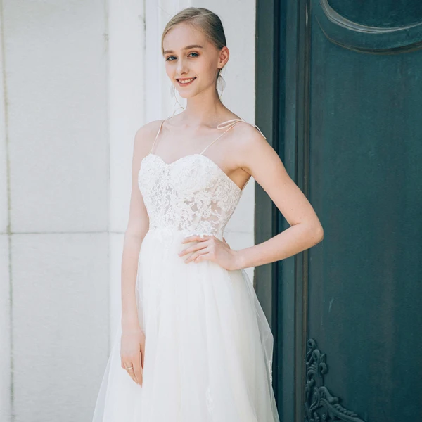Schöne Ivory / Creme Brautkleider 2018 A Linie Mit Spitze Blumen Perlenstickerei Perle Spaghettiträger Rückenfreies Ärmellos Lange Hochzeit