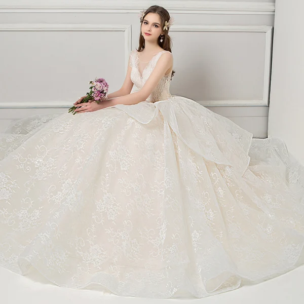Elegant Champagne Wedding Dresses 2018 Ball Gown Beading Lace Flower V-Neck Backless Sleeveless Floor-Length / Long Wedding