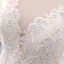 Schöne Champagner Brautkleider 2018 Ballkleid Spitze Applikationen Perlenstickerei Strass Pailletten Rundhalsausschnitt Lange Ärmel Kathedrale Schleppe Hochzeit