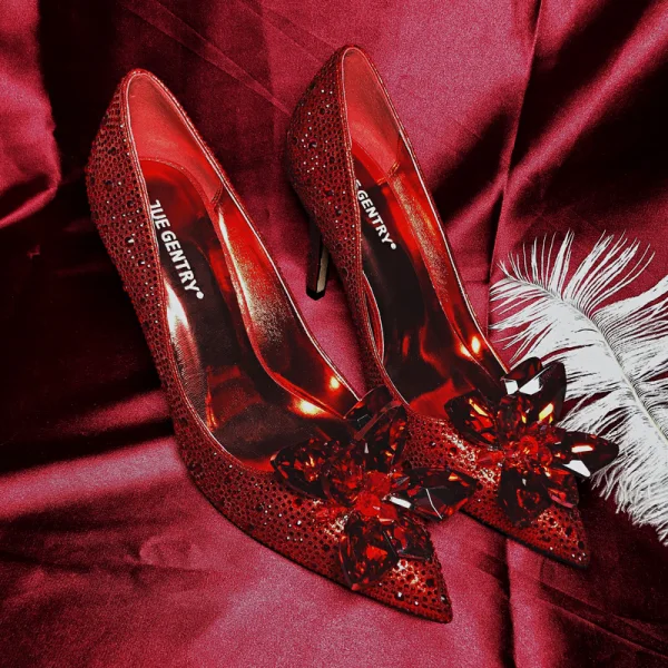 Charmig Burgundy Bröllop Läder Pumps 2020 Kristall Rhinestone 9 cm Stilettklackar Spetsiga Pumps