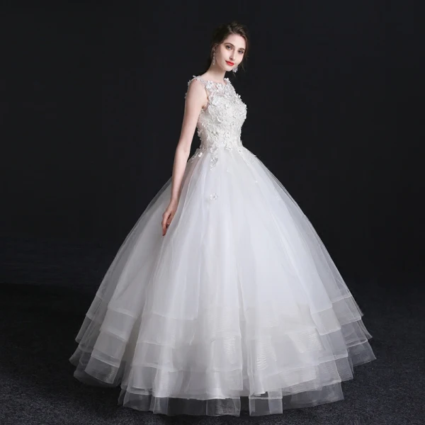 Chic / Belle Blanche Robe De Mariée 2018 Robe Boule En Dentelle Fleur Appliques Encolure Dégagée Sans Manches Longue Mariage
