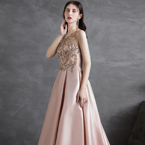 Élégant Champagne Satin Robe De Soirée 2021 Princesse Encolure Dégagée Perlage Faux Diamant Paillettes Sans Manches Train De Balayage Soirée Robe De Ceremonie