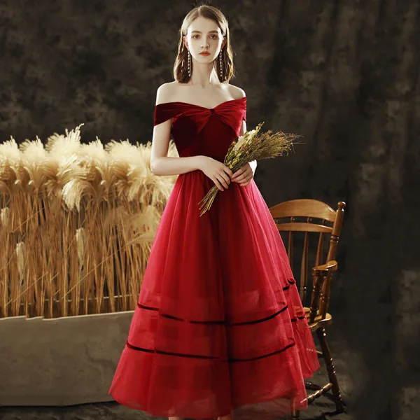 Elegant Burgundy Suede Homecoming Graduation Dresses 2020 A-Line / Princess Off-The-Shoulder Sleeveless Backless Tea-length Formal Dresses