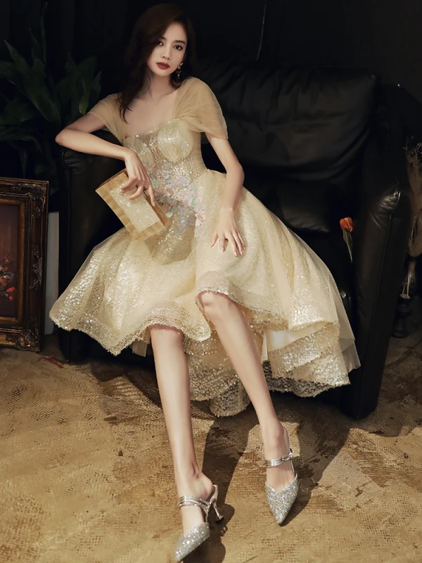 Sparkly Gold Asymmetrical Cocktail Dresses 2020 A-Line / Princess Off-The-Shoulder Pearl Sequins Appliques Short Sleeve Backless Formal Dresses