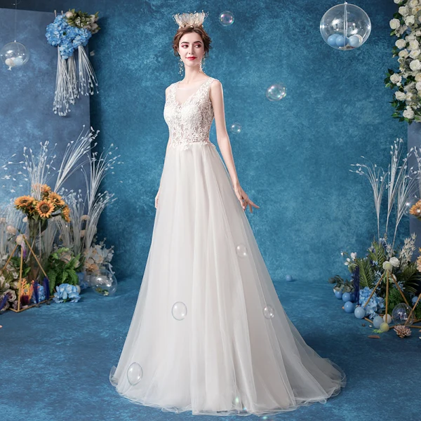 Affordable Ivory Wedding Dresses 2020 A-Line / Princess Scoop Neck Lace Flower Sleeveless Sweep Train