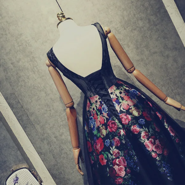 Vintage / Retro Black Prom Dresses 2018 A-Line / Princess Beading Lace Flower Printing Scoop Neck Backless Sleeveless Floor-Length / Long Formal Dresses