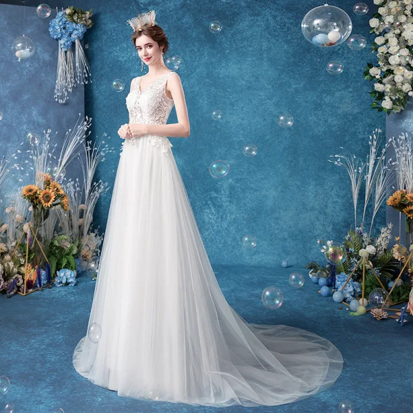 Élégant Ivoire Robe De Mariée 2020 Princesse V-Cou En Dentelle Fleur Sans Manches Dos Nu Train De Balayage