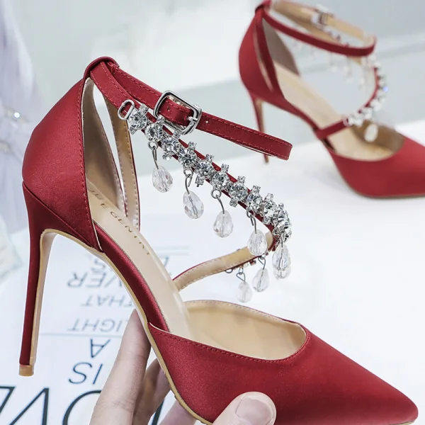 Charmant Bordeaux Chaussure De Mariée 2020 Faux Diamant Bride Cheville 8 cm Talons Aiguilles À Bout Pointu Mariage Talons Hauts