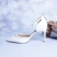 Elegante Weiß Brautschuhe 2020 Hochzeit Knöchelriemen Perle Strass Schleife 9 cm Stilettos Spitzschuh Sandaletten