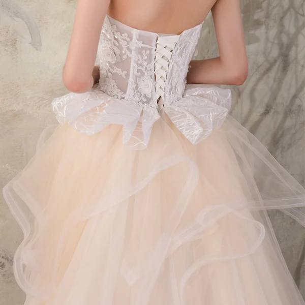 Schöne Champagner Brautkleider 2018 Ballkleid Mit Spitze Pailletten Organza Fallende Rüsche Bandeau Ärmellos Rückenfreies Kathedrale Schleppe Hochzeit