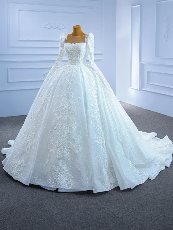 Luxe Ivoire Glitter Robe De Mariée Robe Boule 2021 Encolure Dégagée Perlage En Dentelle Fleur Manches Longues Chapel Train Mariage