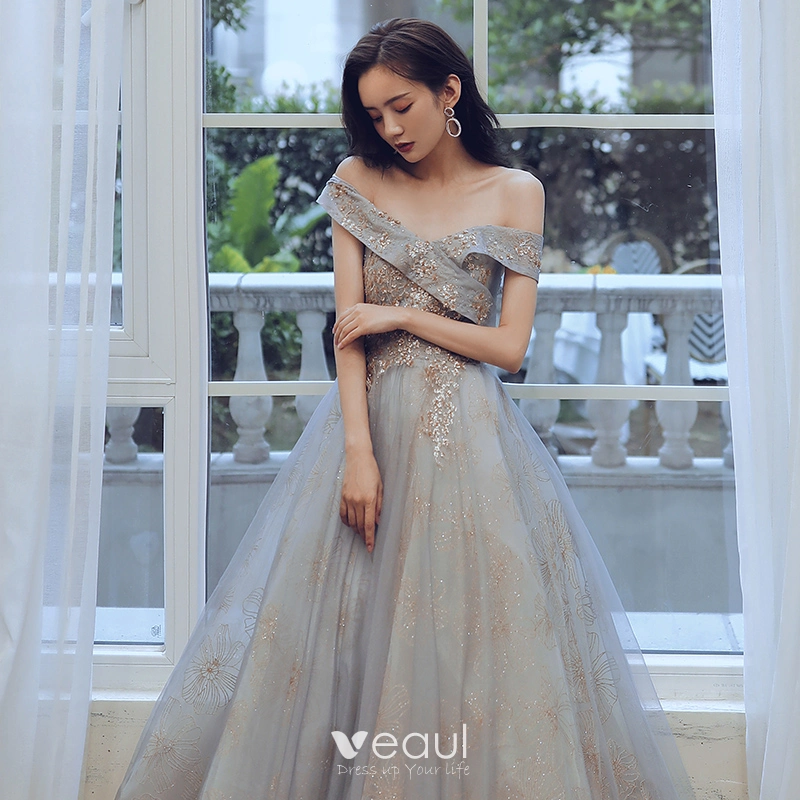 Fashion Grey Gold Prom Dresses 2021 A Line Princess Off The Shoulder Sequins Lace Flower Short Sleeve Backless Floor Length Long Prom Formal Dresses
