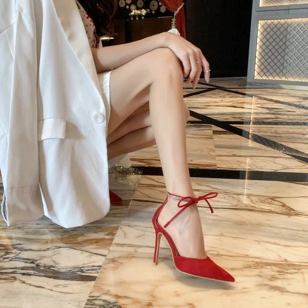 Schöne Schwarz Cocktail Sandalen Damen 2020 Strass Knöchelriemen Schleife 10 cm Stilettos Spitzschuh Sandaletten