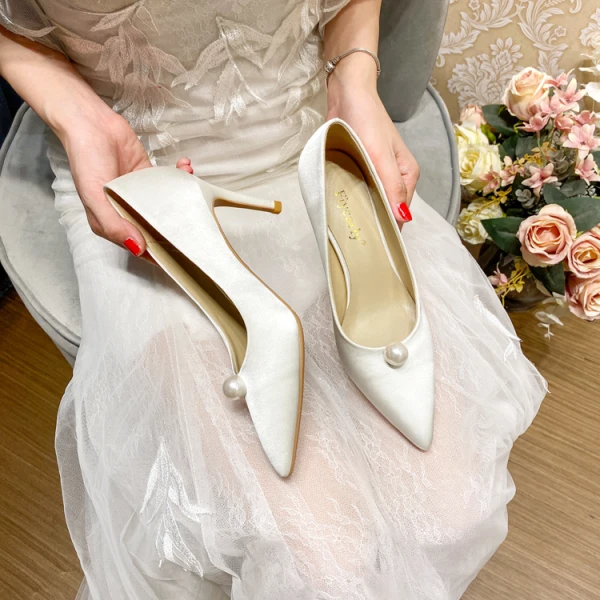 Elegant Red Satin Prom Pumps 2020 Pearl 8 cm Stiletto Heels Pointed Toe Pumps