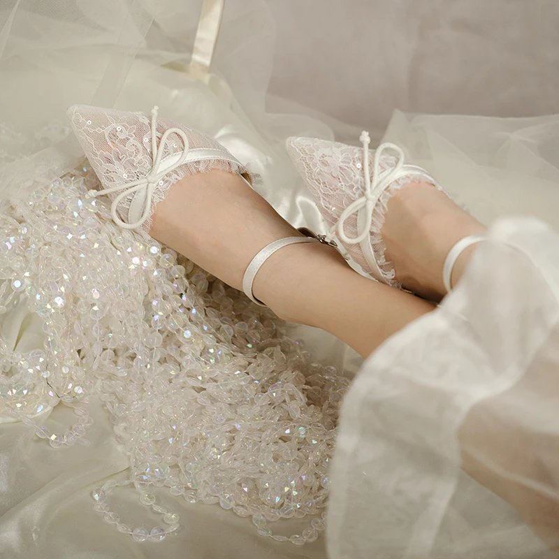 Elegant Ivory Lace Wedding Shoes 2020 Bow Slingbacks 4 cm Thick Heels Low Heel Pointed Elegant Ivory Lace Wedding Shoes 2020 Bow Slingbacks 4 cm Thick Heels Low Heel Pointed