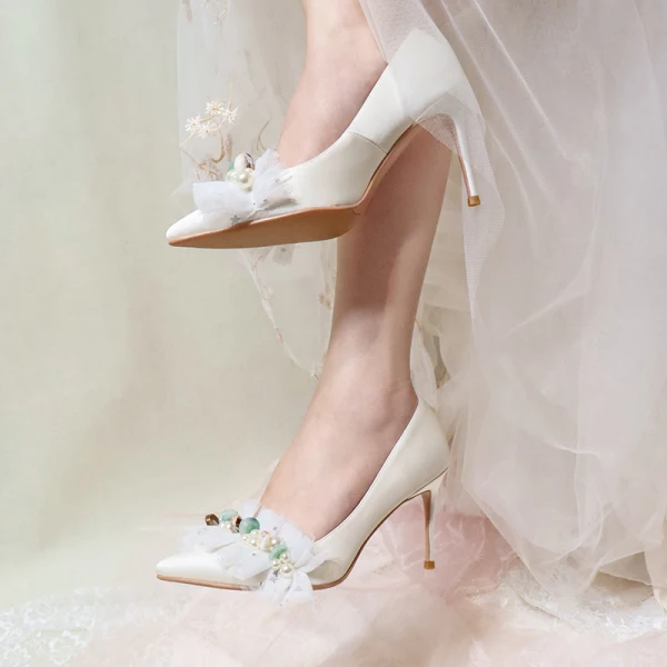 Chic / Belle Blanche Cuir Chaussure De Mariée 2020 Perle Appliques 8 cm Talons Aiguilles À Bout Pointu Mariage Escarpins