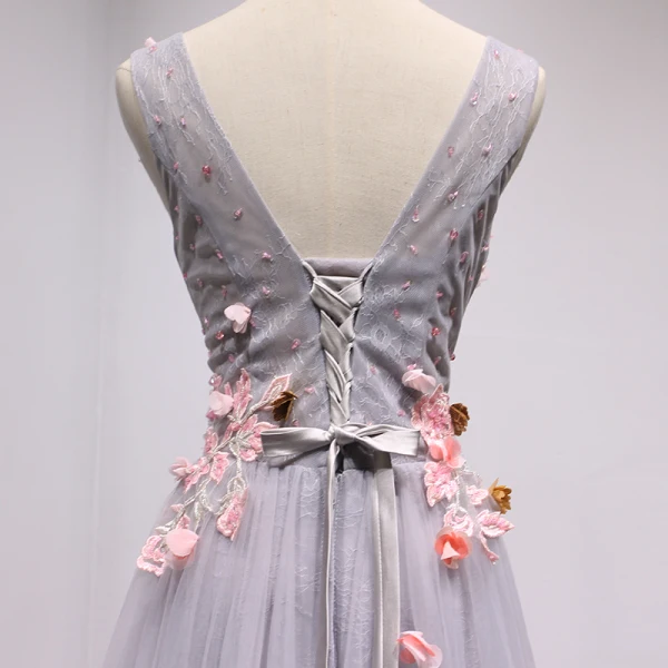 Chic / Beautiful Grey Prom Dresses 2018 A-Line / Princess Lace Flower Appliques Bow Beading V-Neck Backless Sleeveless Floor-Length / Long Formal Dresses