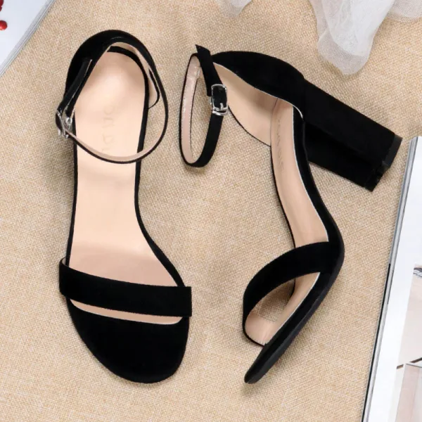 Sexy Noire Vêtement de rue Daim Sandales Femme 2020 Bride Cheville 8 cm Talons Épais À Bout Pointu Sandales