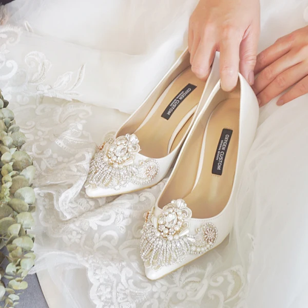 Fabuleux Ivoire Perle Faux Diamant Chaussure De Mariée 2020 Cuir 9 cm Talons Aiguilles À Bout Pointu Mariage Escarpins