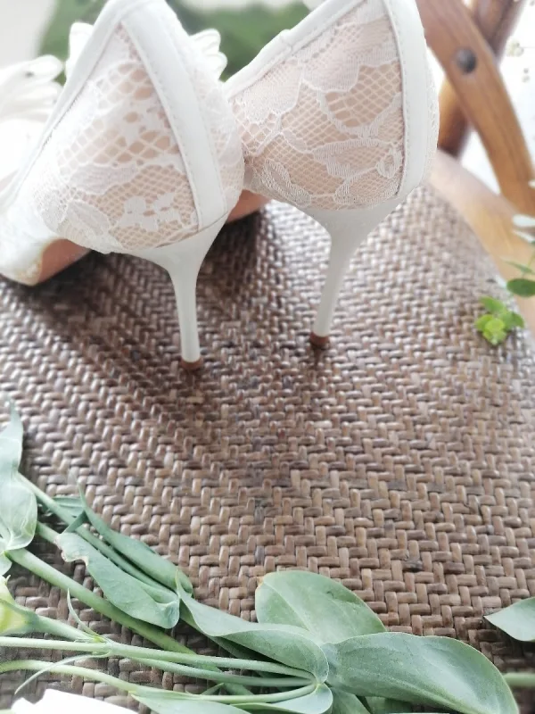 Élégant Blanche En Dentelle Fleur Noeud Chaussure De Mariée 2020 8 cm Talons Aiguilles À Bout Pointu Mariage Escarpins