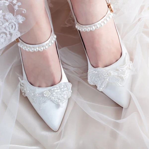Elegant White Satin Wedding Shoes 2020 Pearl Lace Flower 7 cm Stiletto Heels Pointed Toe Wedding Pumps