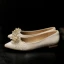 Elegant Ivory Lace Flower Rhinestone Flat Wedding Shoes 2020 Leather Pearl Pointed Toe Wedding Heels