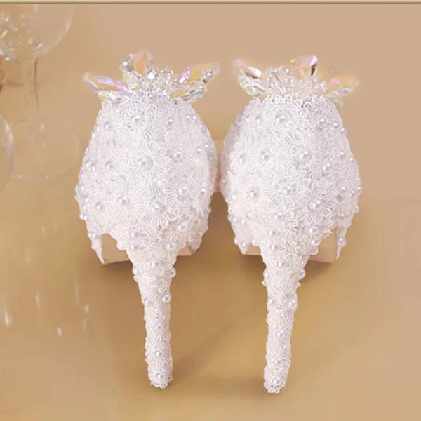 Charming Ivory Crystal Wedding Shoes 2021 Pearl Rhinestone Lace Flower 10 cm Stiletto Heels Pointed Toe Wedding Pumps