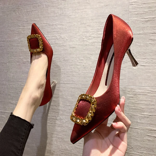 Classy Burgundy Bridesmaid Pumps 2021 Leather Metal Buckle 7 cm Stiletto Heels High Heels Pointed Toe Pumps