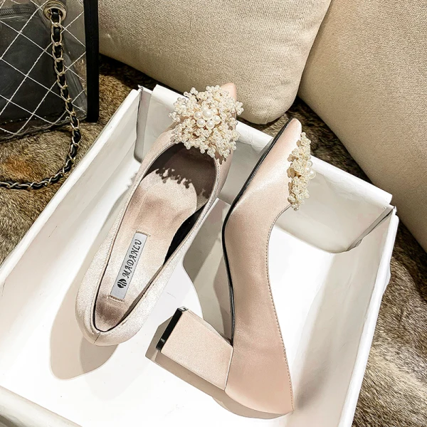 Elegant Champagne Pearl Satin Wedding Shoes 2021 7 cm Thick Heels Pointed Toe High Heels Wedding Pumps