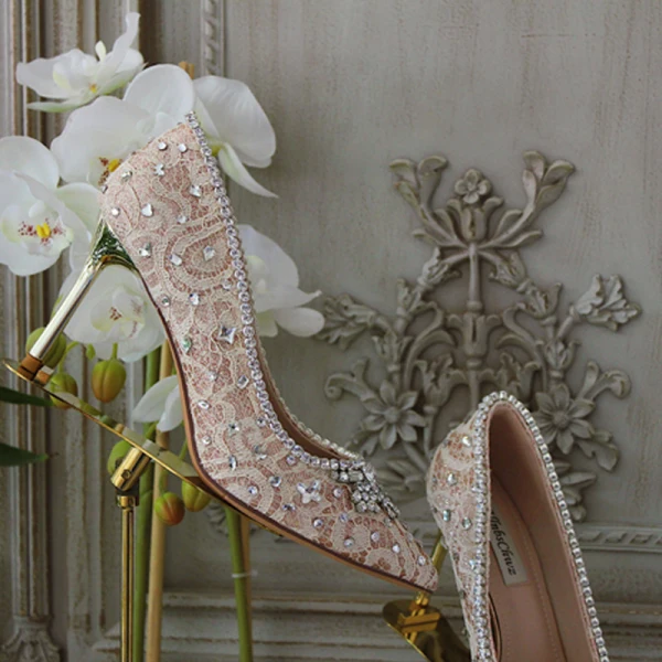 Charming White Lace Rhinestone Wedding Shoes 2021 Leather 7 cm Stiletto Heels High Heels Pointed Toe Wedding Pumps